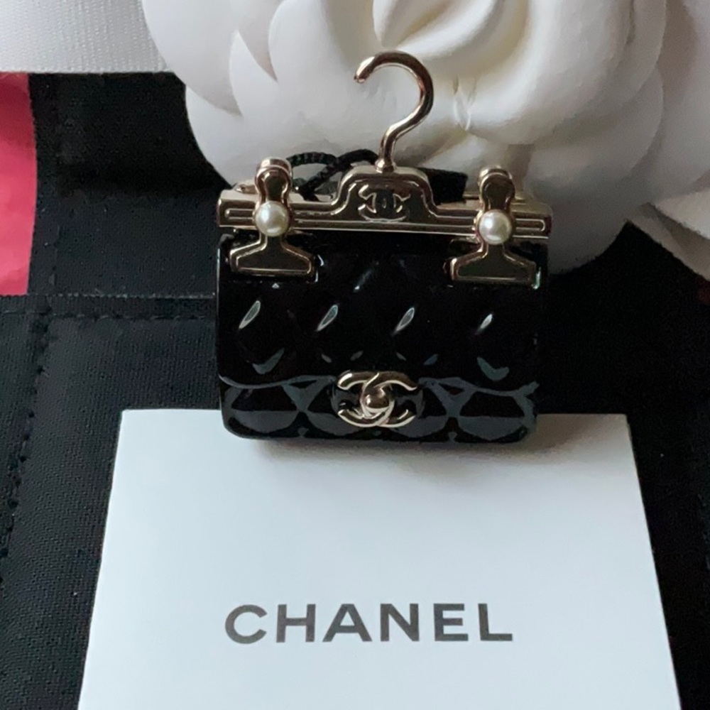 👜 CHANEL HANDBAG  BROOCH 👜 NWT 👜 - Picture 3 of 16